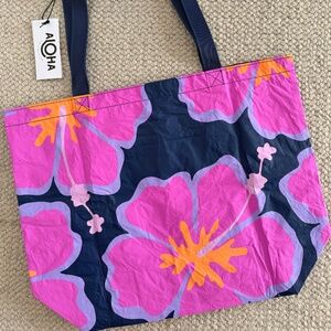 NWT ALOHA Collection Pua Waikiki Reversible Tote
